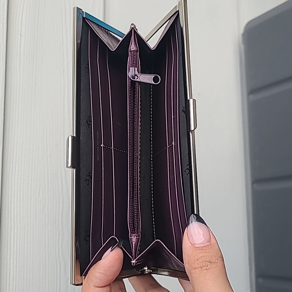 Kenneth Cole - leather kisslock clutch - Picture 3 of 8